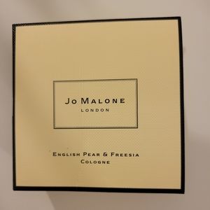 Jo Malone English Pear and Freesia